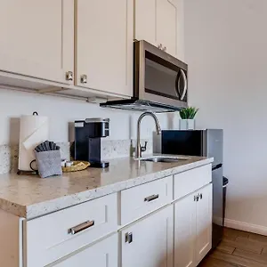  Apartment Unit 2 Maui Ohana Modern Studio